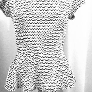 Worthington peplum black/white print top